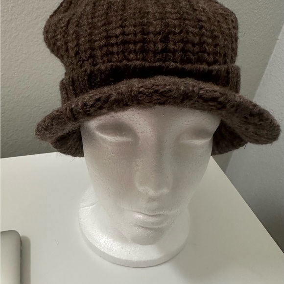 UGG RIB KNIT HAT NEW BROWN RARE BRIM CAP STYLE - Picture 2 of 3